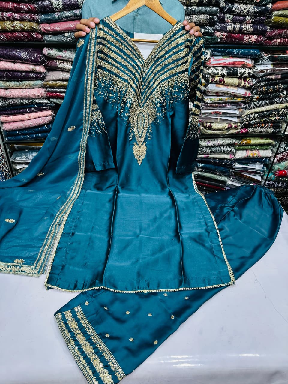 NEW ARRIVAL  Eid Collection 2026 ✨ SIZE:S.M.L.XL STUFF:SHAMOZ Silk, SHIRT  TROUSER SILK TROUSER Fabric Dupatta: Embriodered.. Maria B ♥️🌹