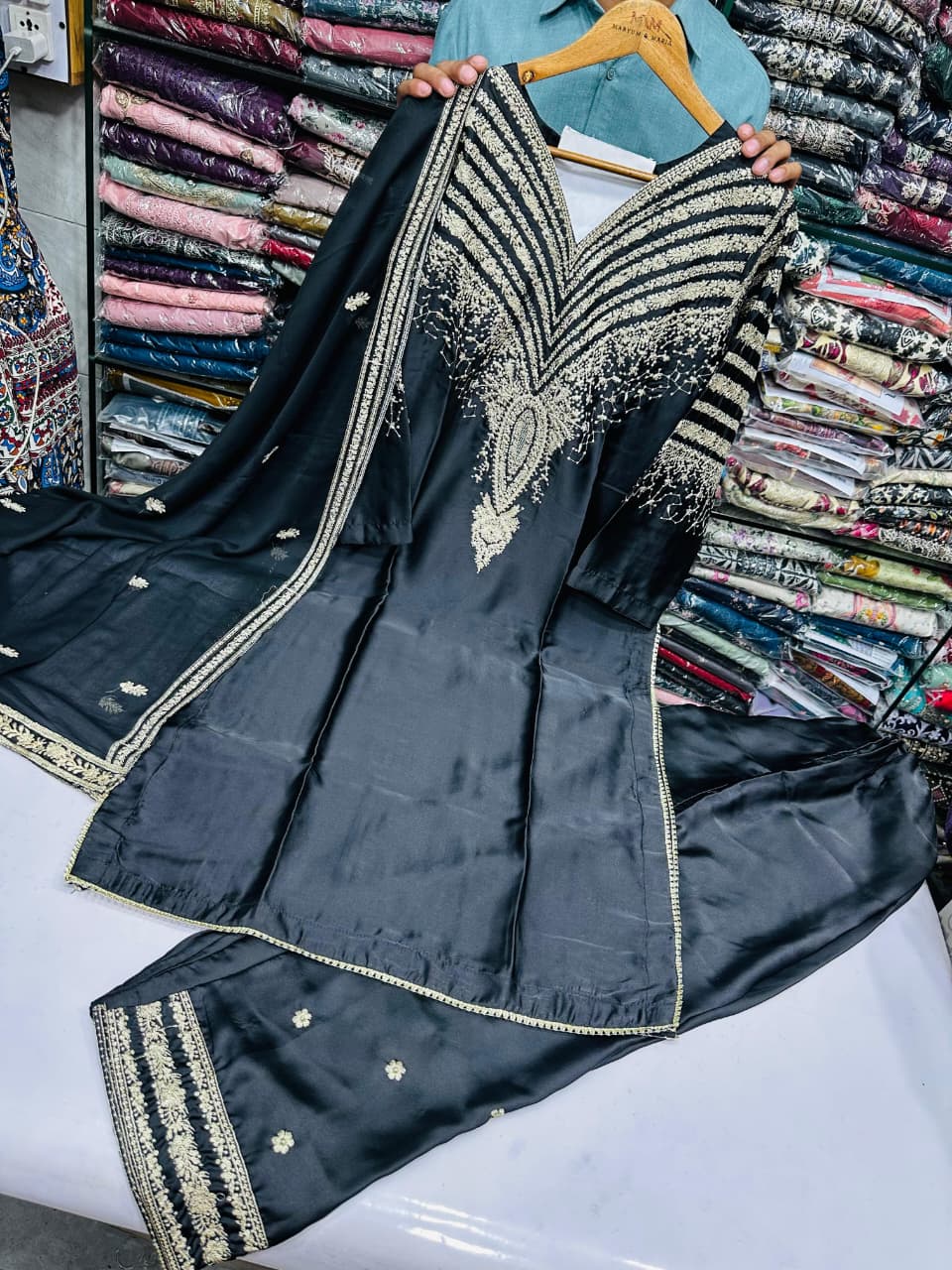 NEW ARRIVAL  Eid Collection 2026 ✨ SIZE:S.M.L.XL STUFF:SHAMOZ Silk, SHIRT  TROUSER SILK TROUSER Fabric Dupatta: Embriodered.. Maria B ♥️🌹