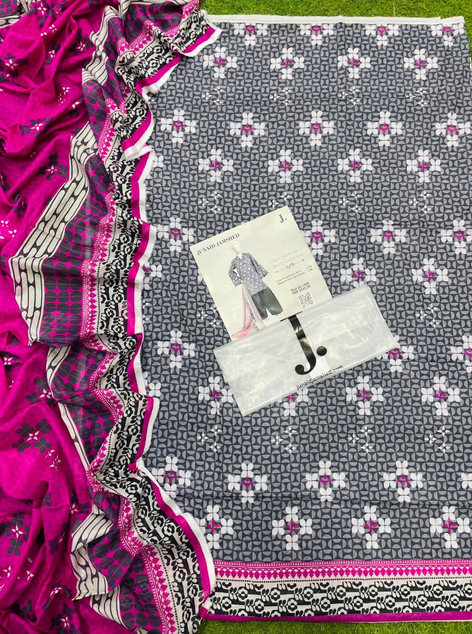 Mix barand shirt dupatta  Saya  Beech tree  Sapphire  Junaid jamshaid FABRIC DETAIL * Digital Printed Airjet Lawn Shirt 3 Meter, * Digital Printed Airjet Voil Lawn Dupatta.