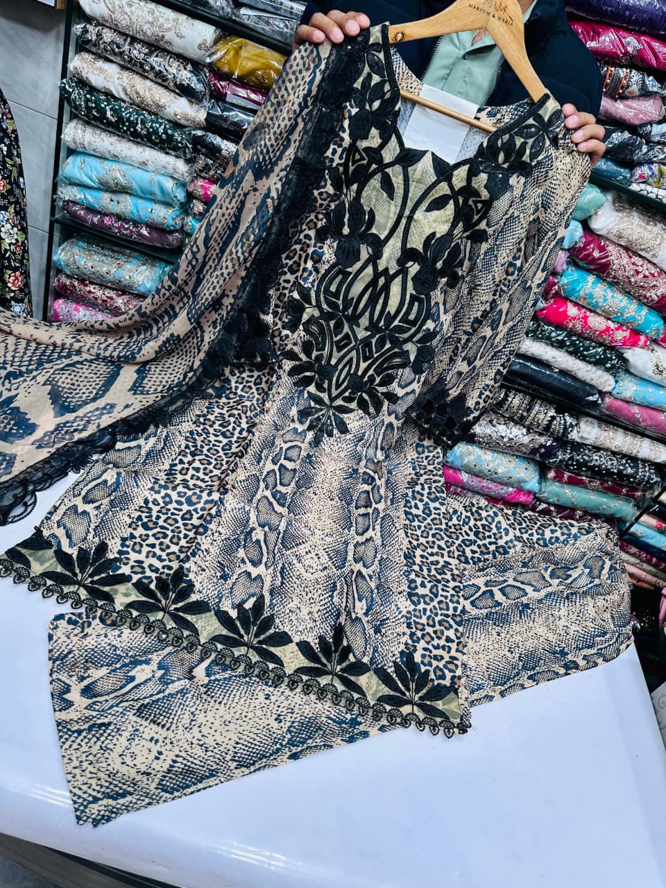 NEW ARRIVAL  Eid Collection 2026 ✨ SIZE:S.M.L.XL STUFF:SHAMOZ Silk, SHIRT  TROUSER SILK TROUSER Fabric Dupatta: Embriodered.. Maria B ♥️🌹