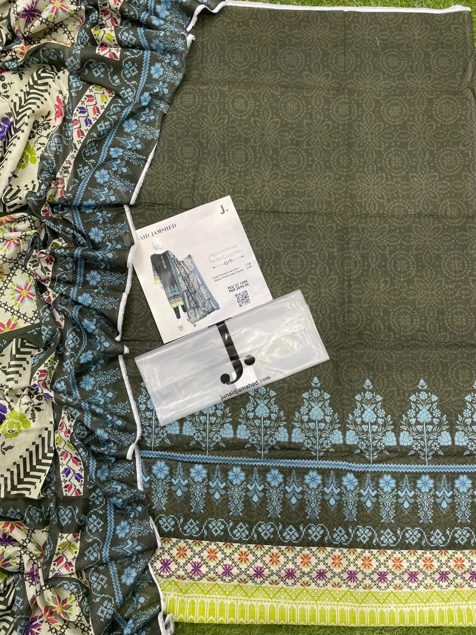 Mix barand shirt dupatta  Saya  Beech tree  Sapphire  Junaid jamshaid FABRIC DETAIL * Digital Printed Airjet Lawn Shirt 3 Meter, * Digital Printed Airjet Voil Lawn Dupatta.