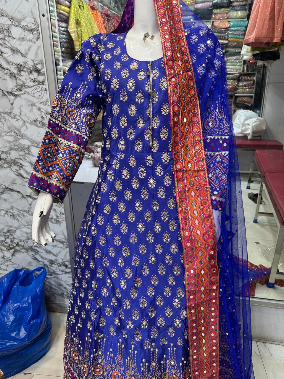 Long mirror maxi  Febric raw silk Four sided border net dopta  Small medium and large size