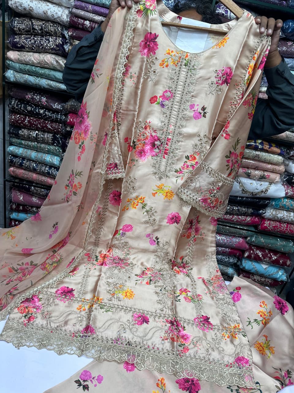 NEW ARRIVAL  Eid Collection 2026 ✨ SIZE:S.M.L.XL STUFF:SHAMOZ Silk, SHIRT  TROUSER SILK TROUSER Fabric Dupatta: Embriodered.. Maria B ♥️🌹