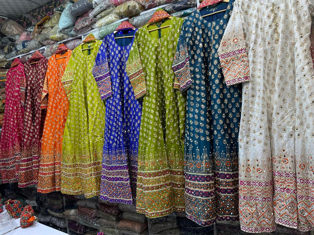 Long mirror maxi  Febric raw silk Four sided border net dopta  Small medium and large size